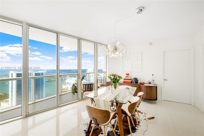 Building Photo - 495 Brickell Ave