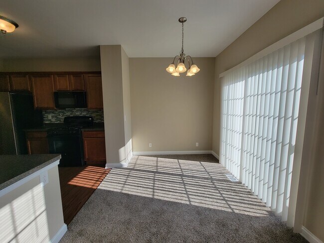 Foto del edificio - 63 Melrose Ct
