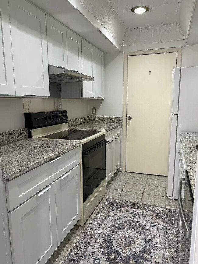 Foto del edificio - 991 Manor Ln