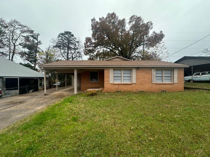 Foto principal - Beautiful 3 bedroom 2 bath home in Tyler!