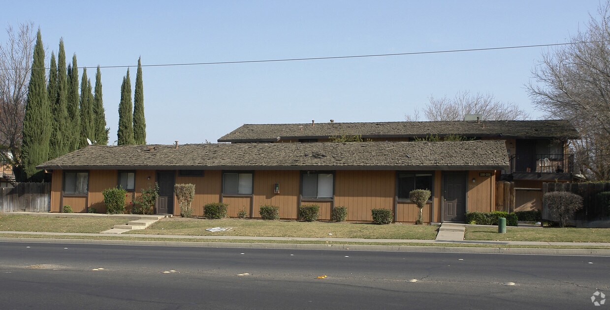 Primary Photo - 3350-3356 R St