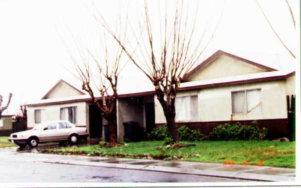 Primary Photo - 649-651 Mingo Way