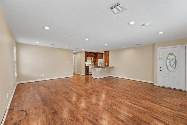 Building Photo - 511 Turner Dr