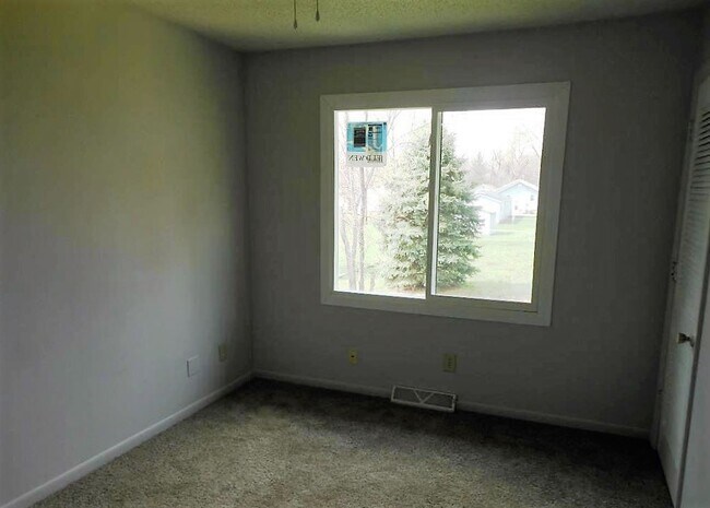 Building Photo - 1137 N Park Ave