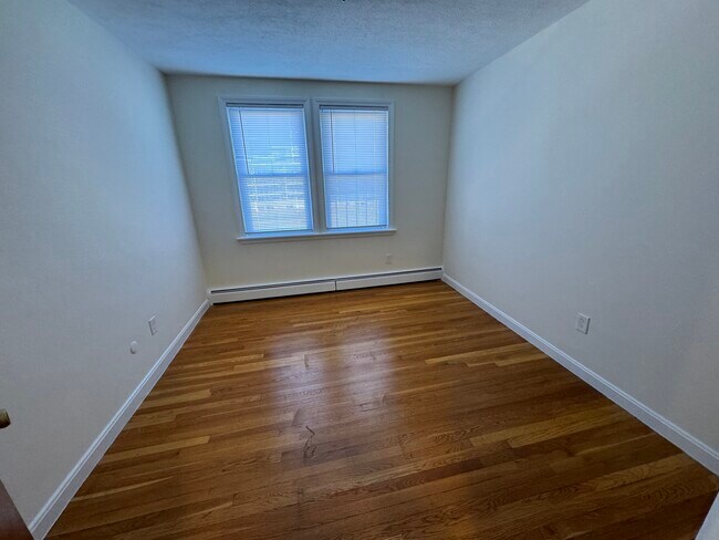 Foto del edificio - 180 North Beacon St