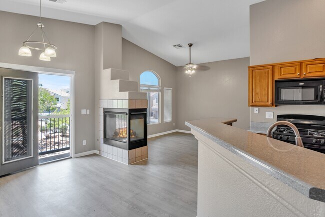 Foto del edificio - 3520 Glorious Iris Pl