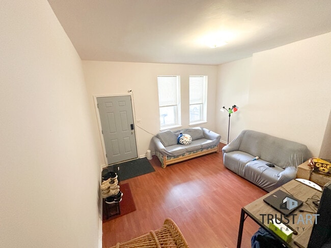 Building Photo - 8 bedroom house in North Central Philadelp...
