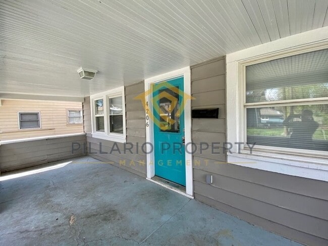 Building Photo - So-Bro, 3 Bedroom/1 Bathroom Beauty Availa...