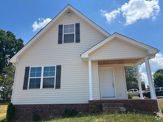 Building Photo - 100 Apache Ln