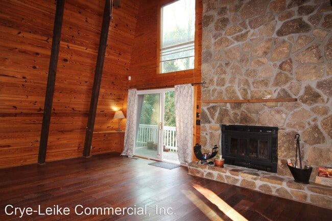 Building Photo - 4 br, 3 bath House - 10810 Carmichael Road