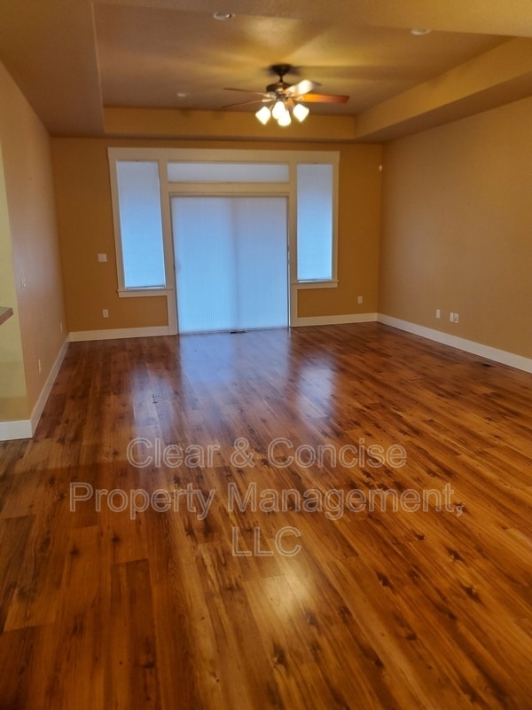 Building Photo - 920 Arcadia Dr