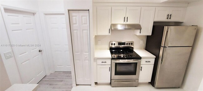 Building Photo - 2501 Centergate Dr