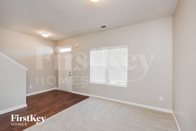 Foto del edificio - 515 Oak Terrace Dr