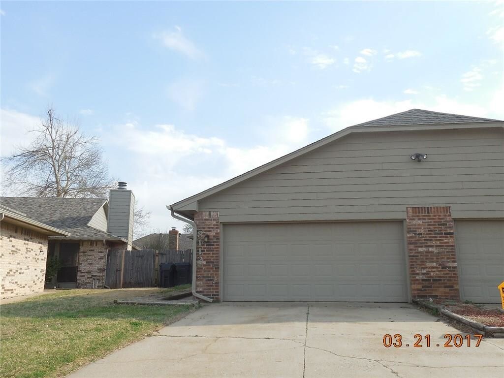 8112 NW 120th St, Oklahoma City, OK 73162 Townhouse for Rent in