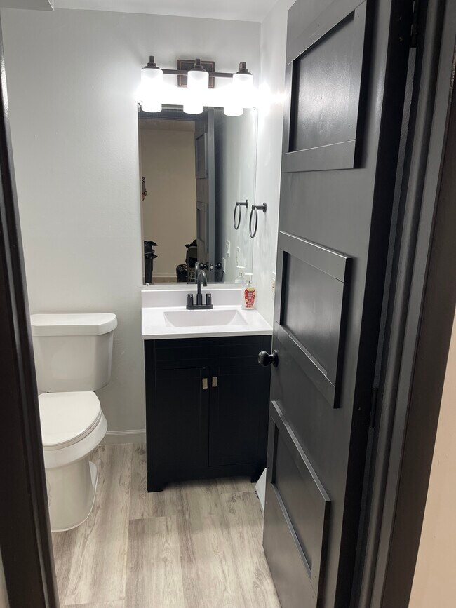 Medio baño - 43 Durand Ct