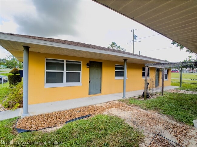 Foto del edificio - 733 Booker Ave