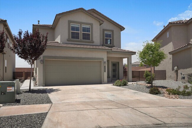 Foto del edificio - Stunning | Newer Home in Los Diamantes | Spacious home and Yard | Move-In Ready!!