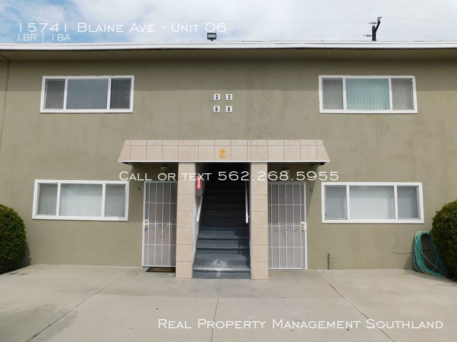 Primary Photo - 15741 Blaine Ave
