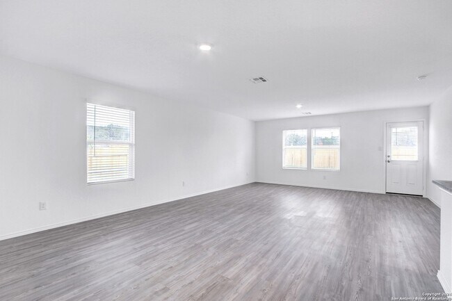 Building Photo - 15115 Greenfield Ml