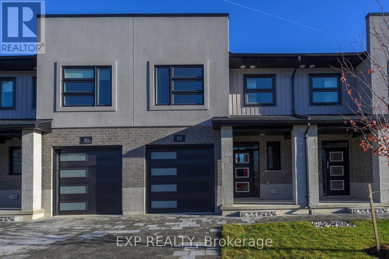 Photo principale - 3380-3380 Singleton Ave