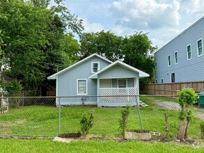 Building Photo - 4426 Phlox St