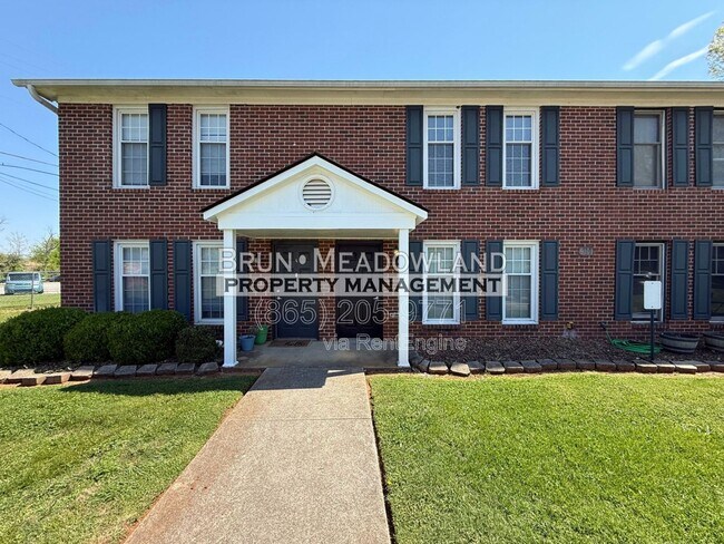 Foto del edificio - 9101 Parktop Ln NW