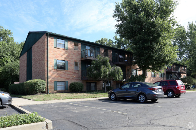 Cedarwood Village Apartments - Akron, Oh 