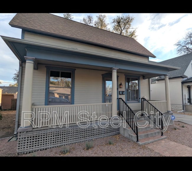 Building Photo - 512 W 10th St