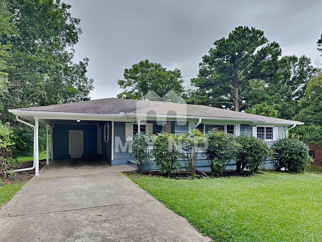 Primary Photo - 921 N Highland Dr