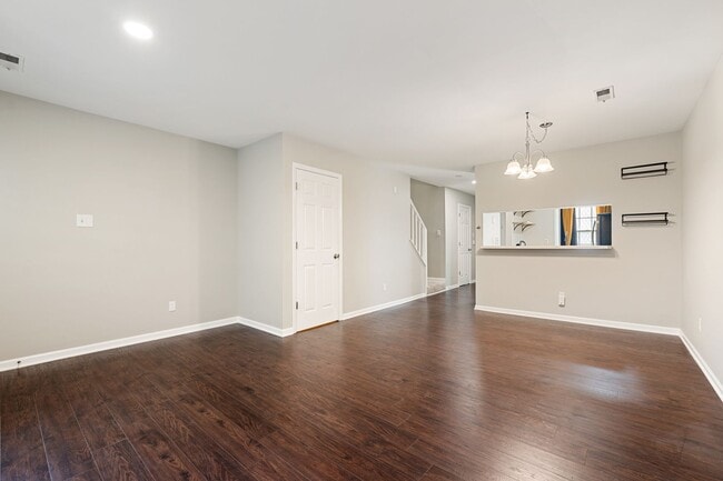 Building Photo - Spacious 3-Level Townhome Minutes from Dow...