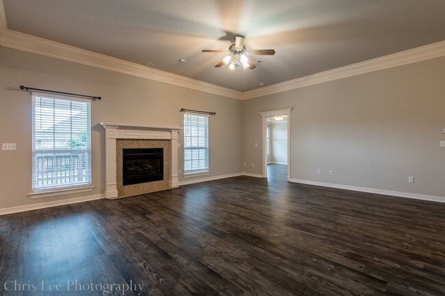 Foto del edificio - Spacious 3 Bedroom Home on Corner Lot! Must See!