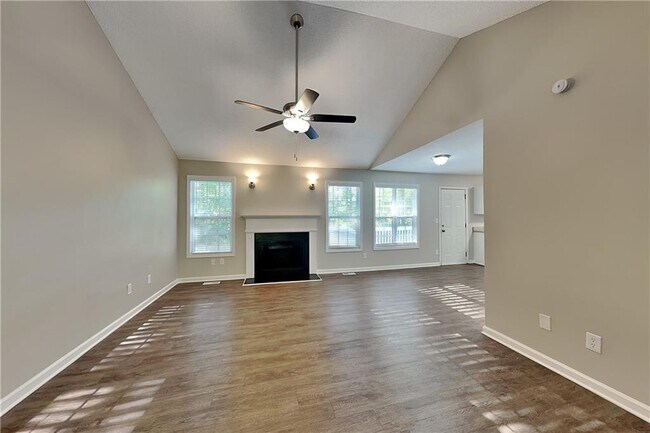 Building Photo - 58 Greenway Dr