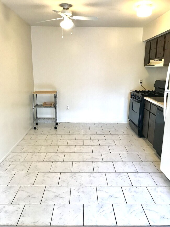 Building Photo - 2 br, 1 bath House - 3401 Arthur St # 2