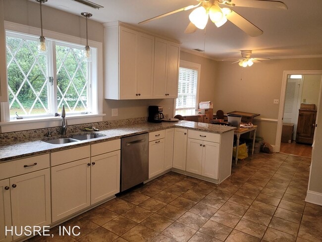 Foto del edificio - 4 br, 3 bath House - 8790 River Road