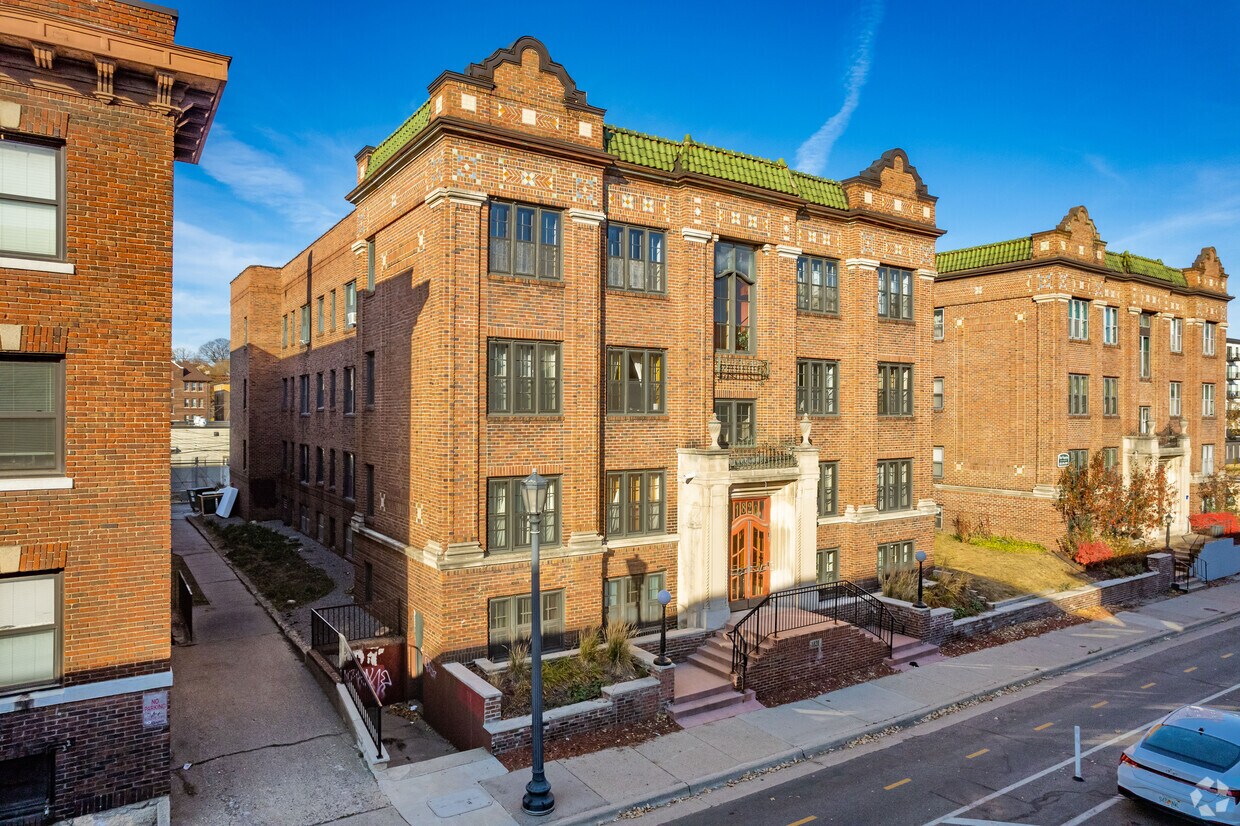 Primary Photo - Cityview Condominiums