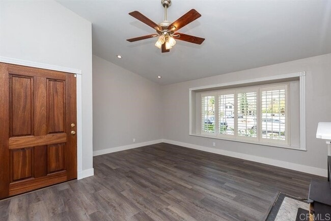 Building Photo - 3 BR / 2 BA 1250 Sq. Ft. Vista Home