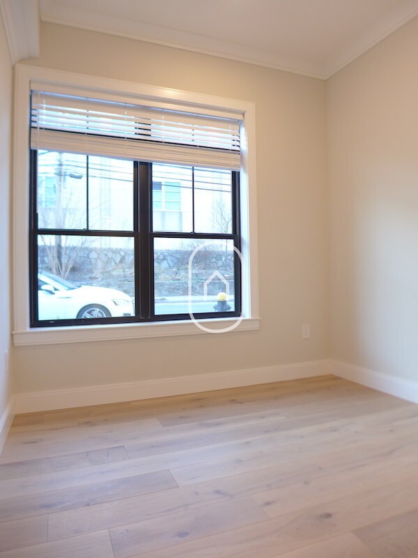 Building Photo - 8 Adamson St