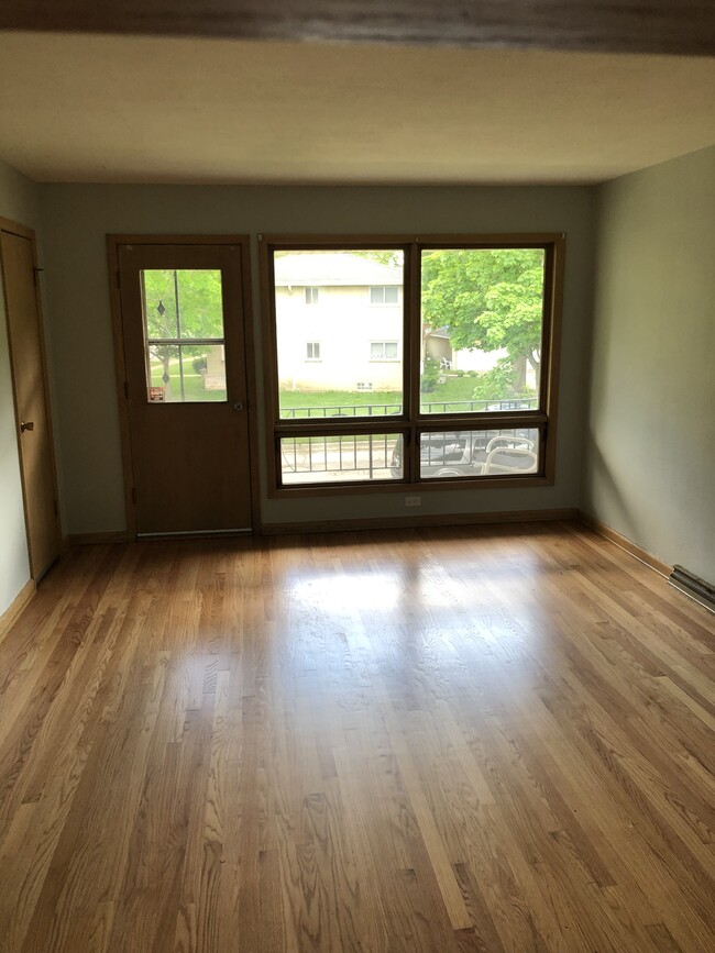 Building Photo - 7330 W Fernwood Cir