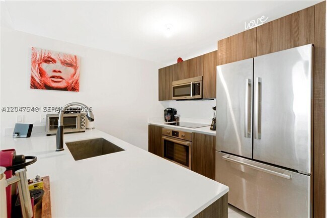 Building Photo - 488 NE 18th St