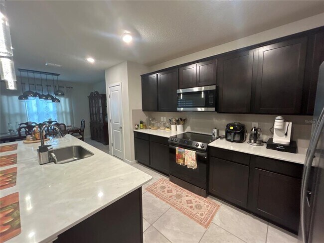 Building Photo - 1261 Regal King Dr