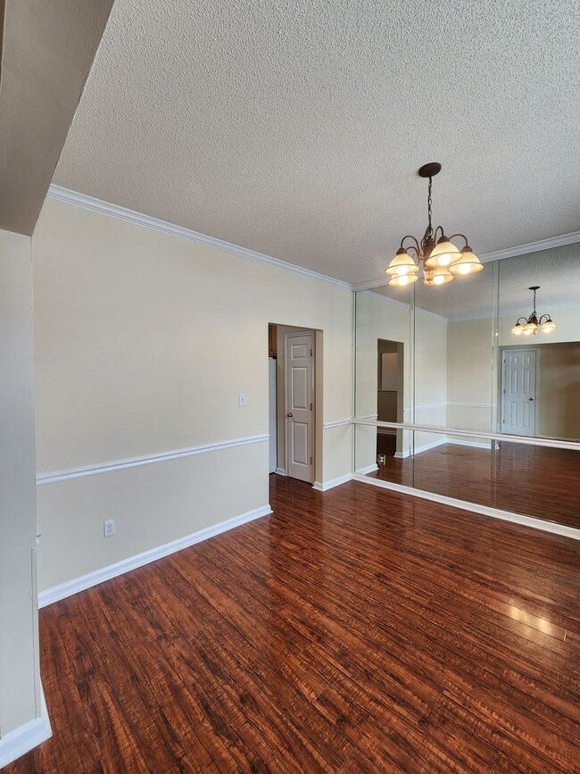 Foto del edificio - Comfortable 3BD, 2.5BA North Raleigh Townhome with HOA Amenities