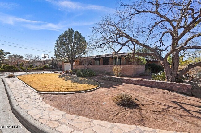 Foto del edificio - 528 Stonebluff Rd