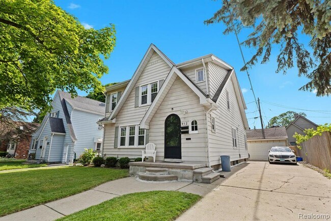 Building Photo - 912 Lafayette St