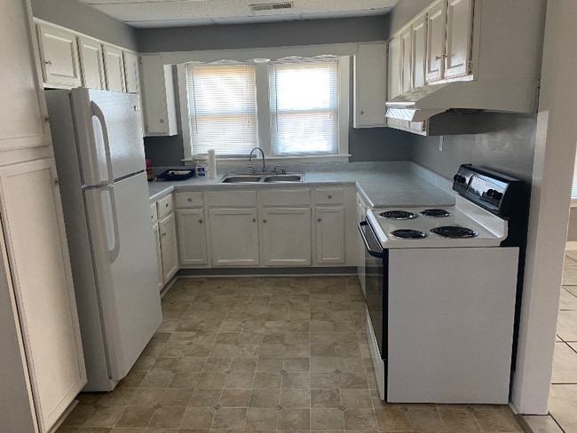 Building Photo - 200 Boggs Ln