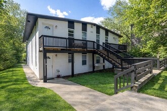 Building Photo - 213 N Ann St