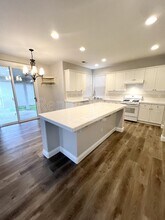 Building Photo - 626 Peachcrest Dr