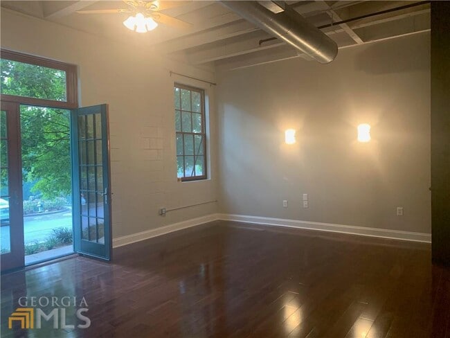Building Photo - 1715 Liberty Ln