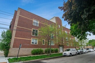 Building Photo - 2801 W Ardmore Ave