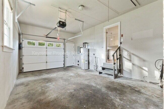 Foto del edificio - 4900 Briarwood Ln