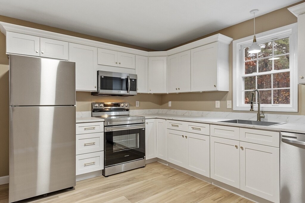 Foto principal - 72 Patterson Rd